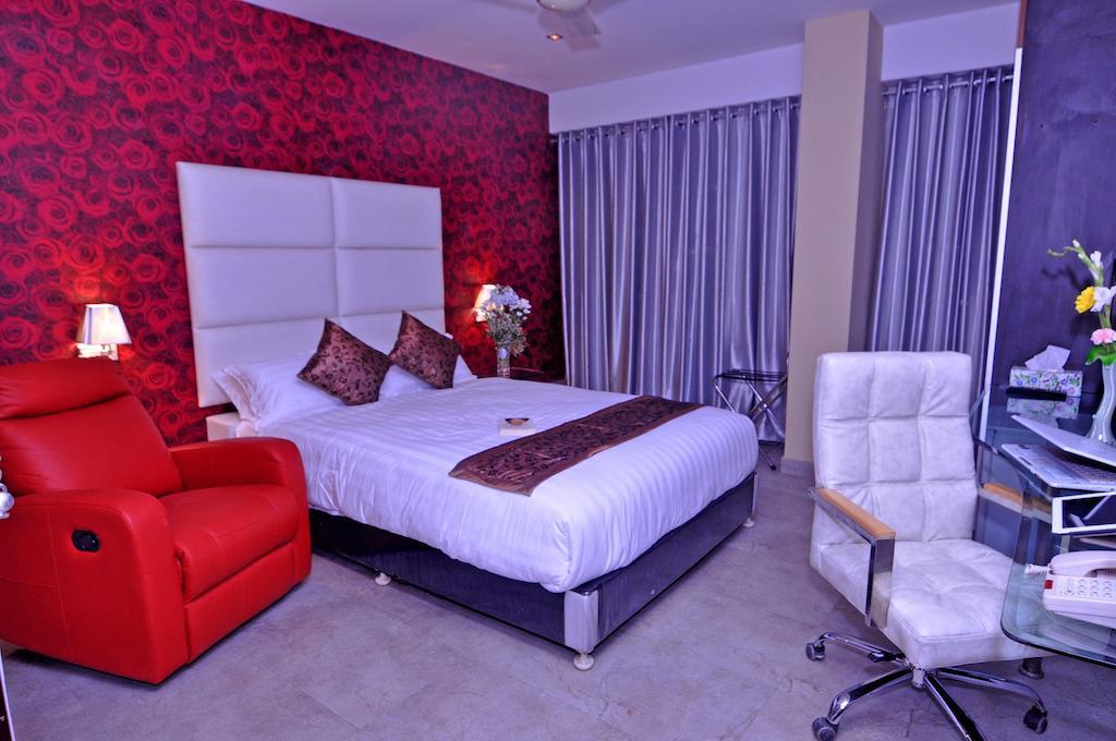 Contemporary Heights Hotel And Apartments Dhaka Room photo